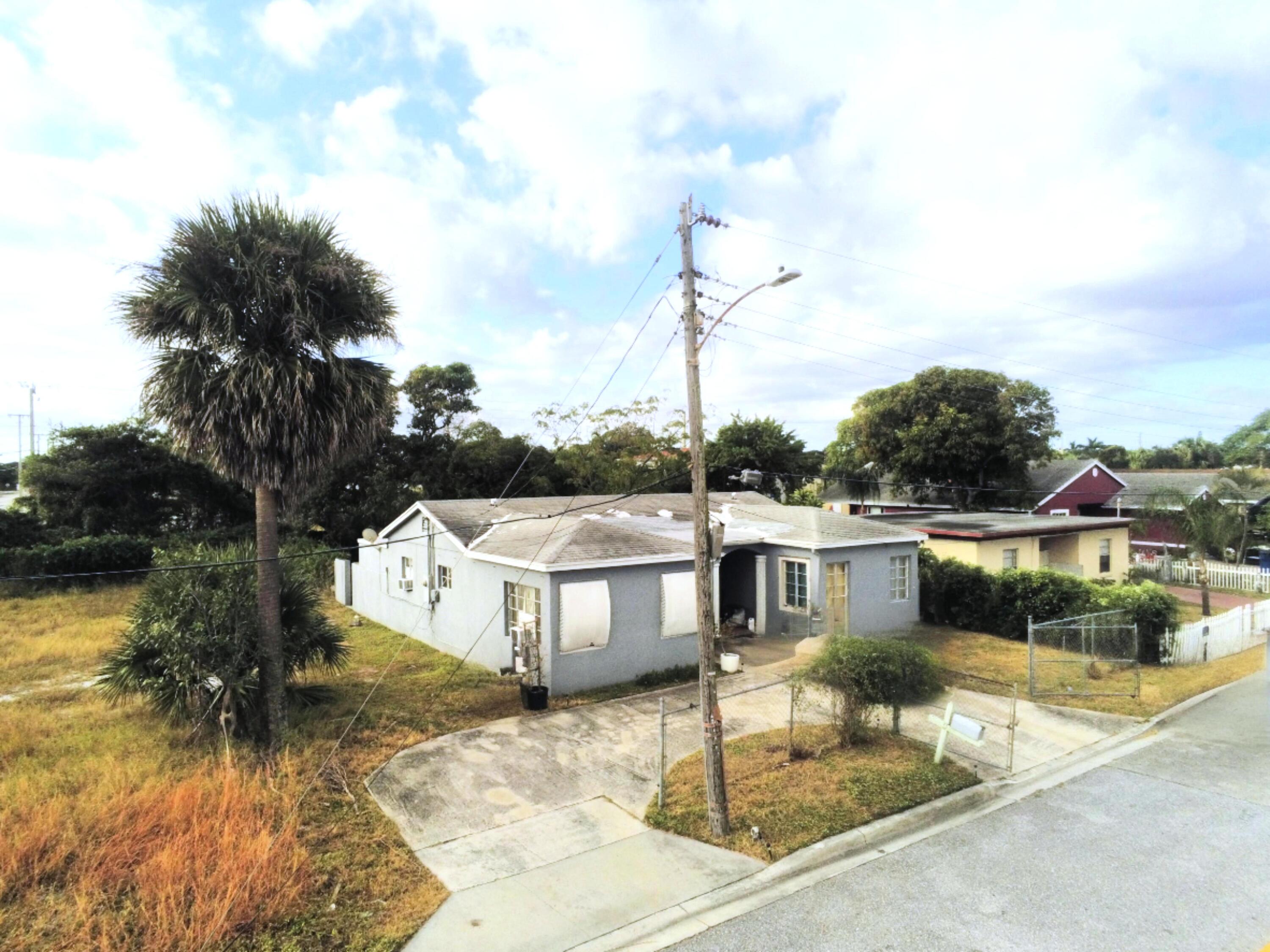 609 West 9th Street Riviera Beach, FL 33404 - Photo 14 of 14 Exterior
