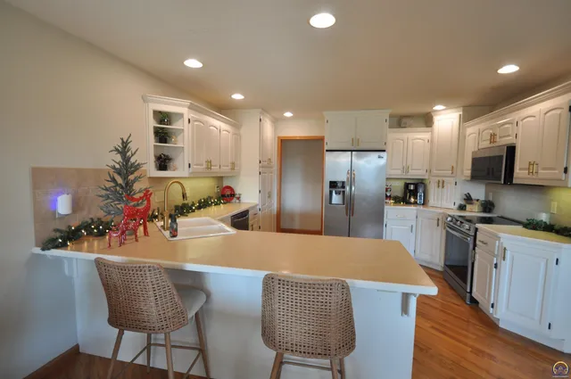 $470,000 | 7809 Southwest 26th Street, Topeka, KS 66614