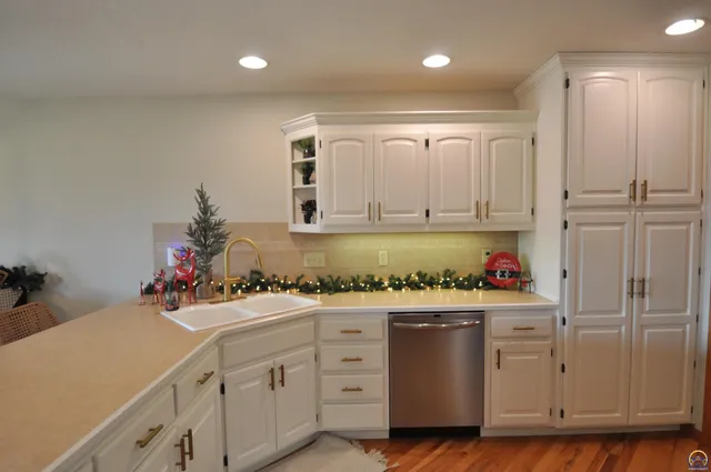 $470,000 | 7809 Southwest 26th Street, Topeka, KS 66614