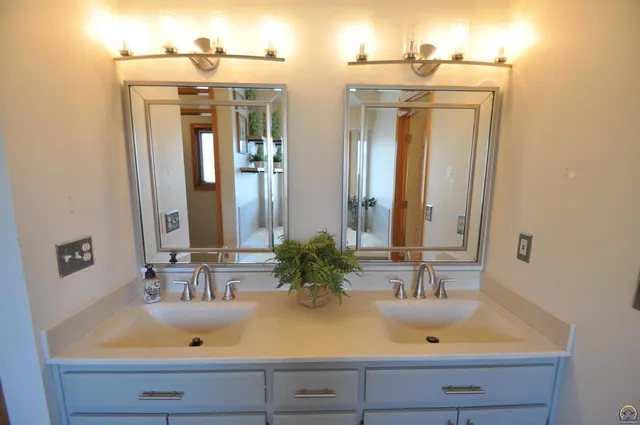 $470,000 | 7809 Southwest 26th Street, Topeka, KS 66614