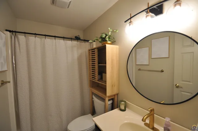 $470,000 | 7809 Southwest 26th Street, Topeka, KS 66614