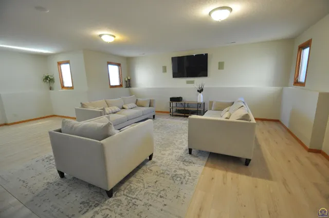 $470,000 | 7809 Southwest 26th Street, Topeka, KS 66614