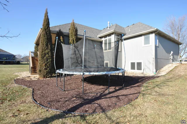 $470,000 | 7809 Southwest 26th Street, Topeka, KS 66614