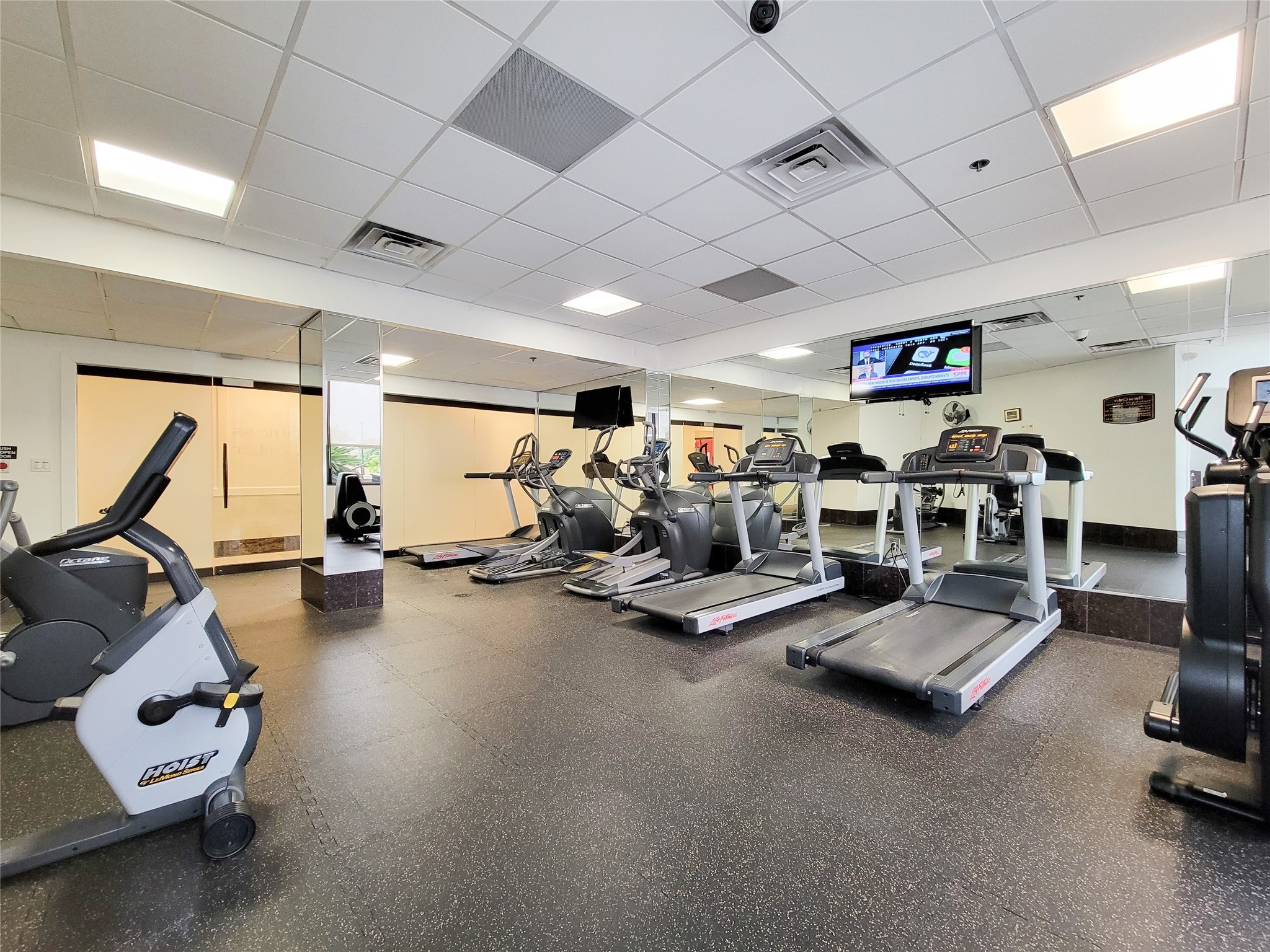 3525 Sage Road, Unit 303 Houston, TX 77056 - Photo 38 of 41 Fitness Center!