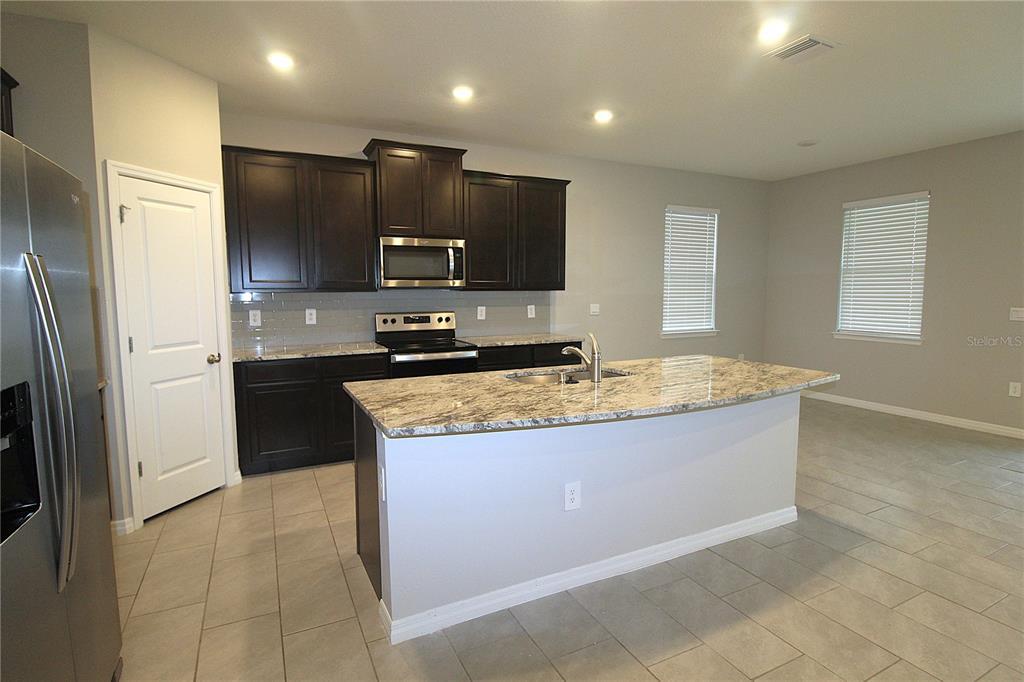 5120 Tannin Lane Bradenton, FL 34211 - Photo 2 of 27