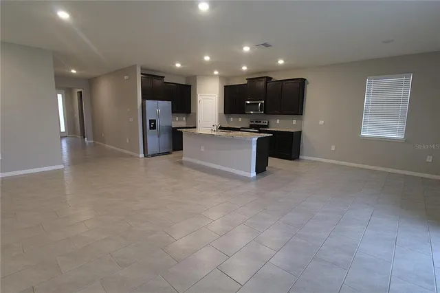 $2,575 | 5120 Tannin Lane, Bradenton, FL 34211