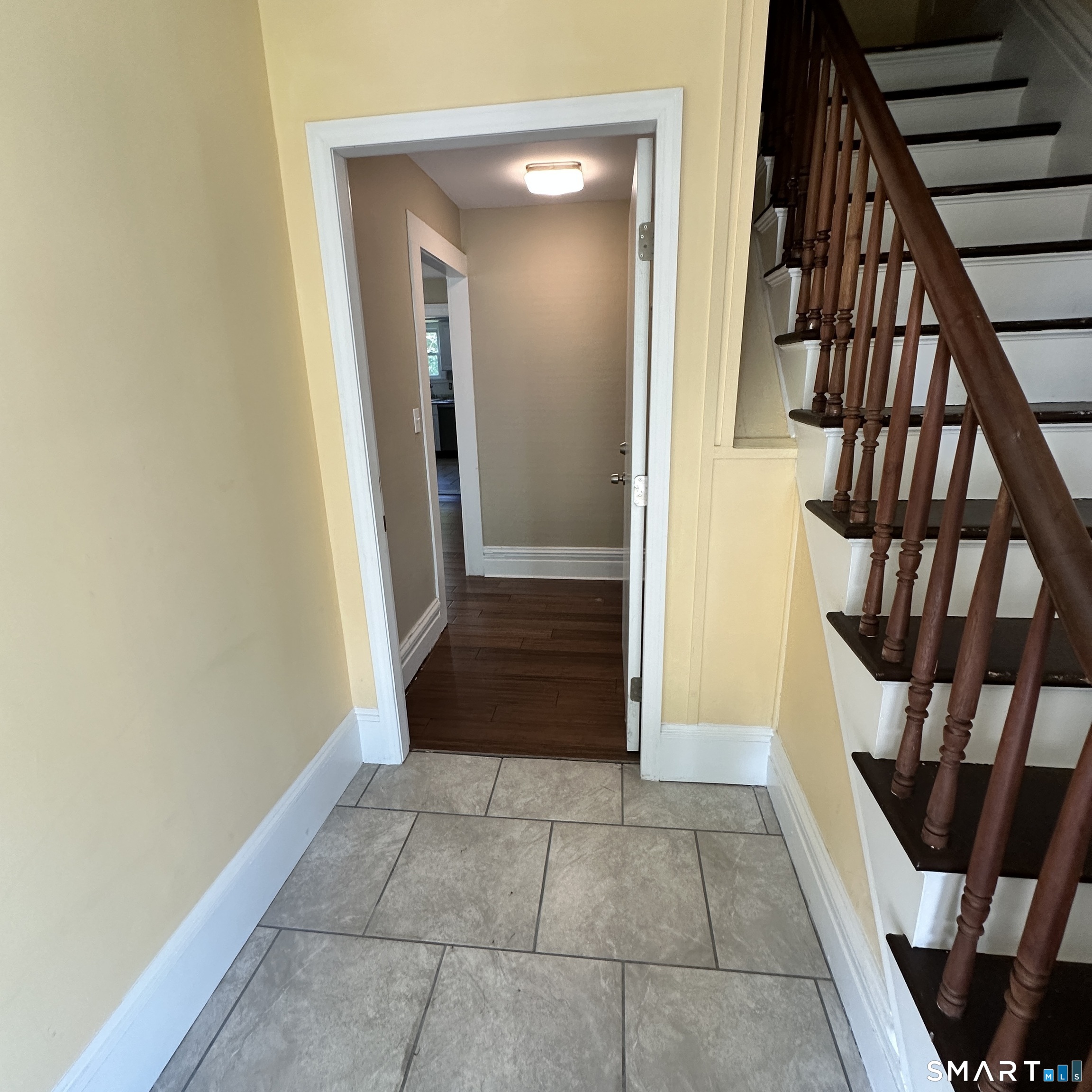 36 Pleasant Street Groton, CT 06340 - Photo 3 of 13