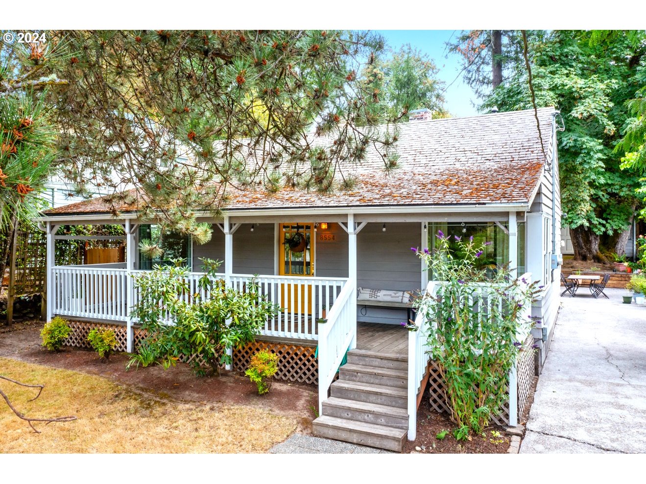 8554 Southwest 9th Avenue Portland, OR 97219 - Photo 2 of 29 Gallery Image 2