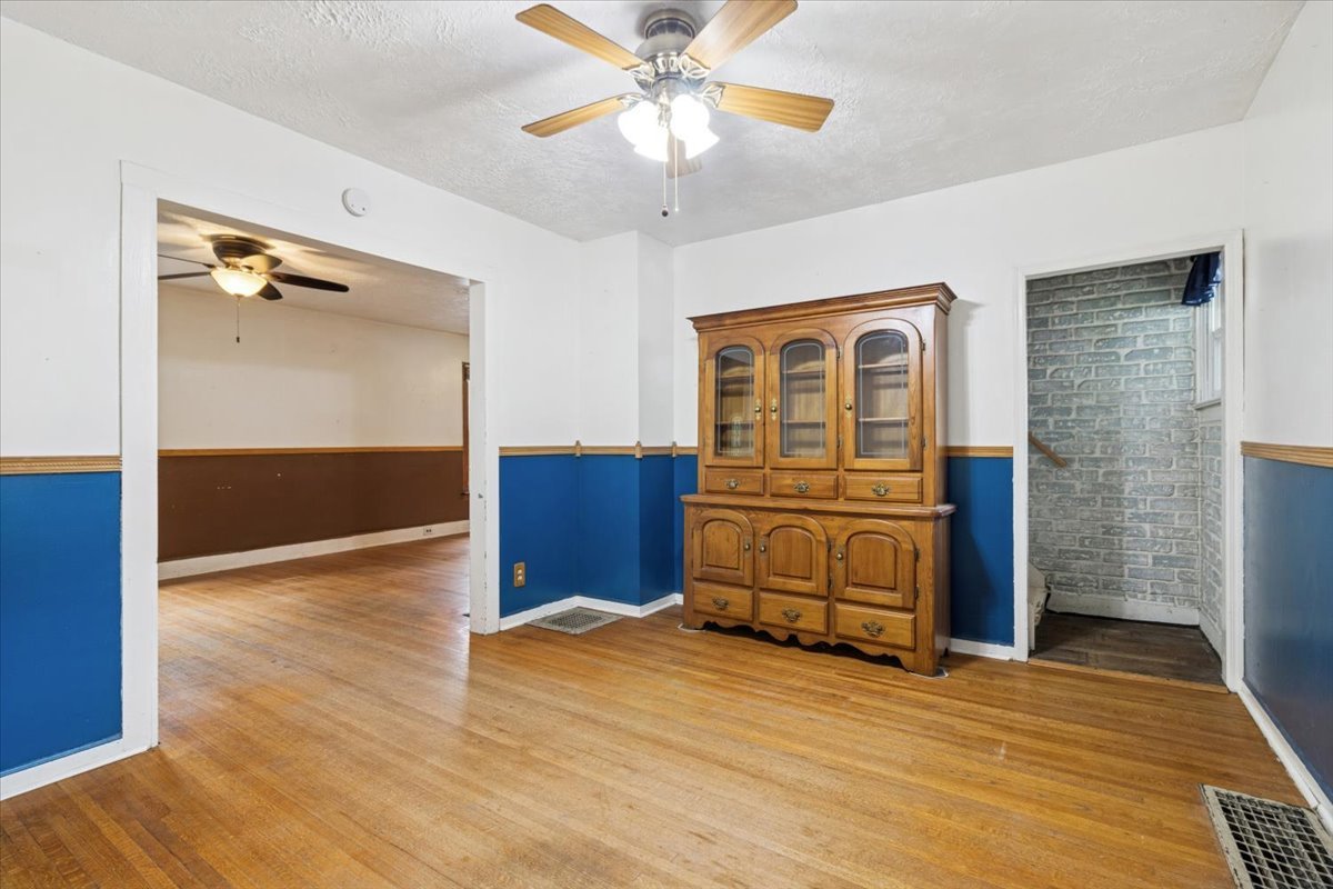 310 South Sycamore Street Genoa, IL 60135 - Photo 9 of 21 a view of a livingroom with a workspace