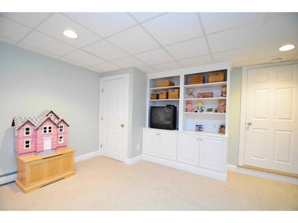11 Chestnut Way Stratham, NH 03885 - Photo 34 of 36