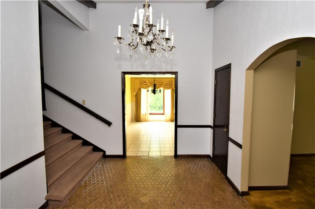 8842 Winding Ridge Road Indianapolis, IN 46217 - Photo 4 of 41 Gallery Image 4