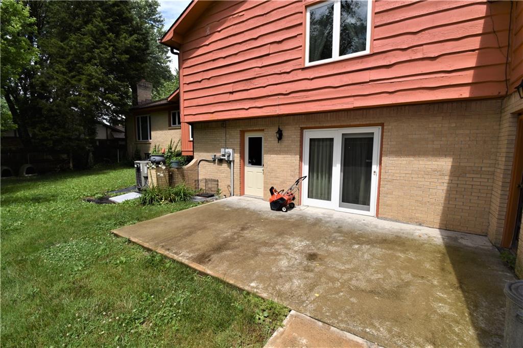 8842 Winding Ridge Road Indianapolis, IN 46217 - Photo 36 of 41 Gallery Image 36