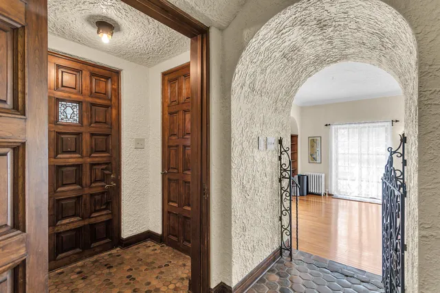 $370,000 | 1000 West Washington Avenue, Jackson, MI 49203