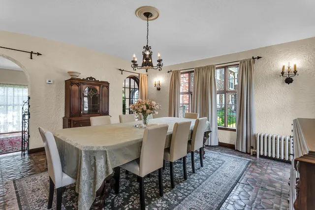 $370,000 | 1000 West Washington Avenue, Jackson, MI 49203