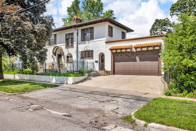 $370,000 | 1000 West Washington Avenue, Jackson, MI 49203