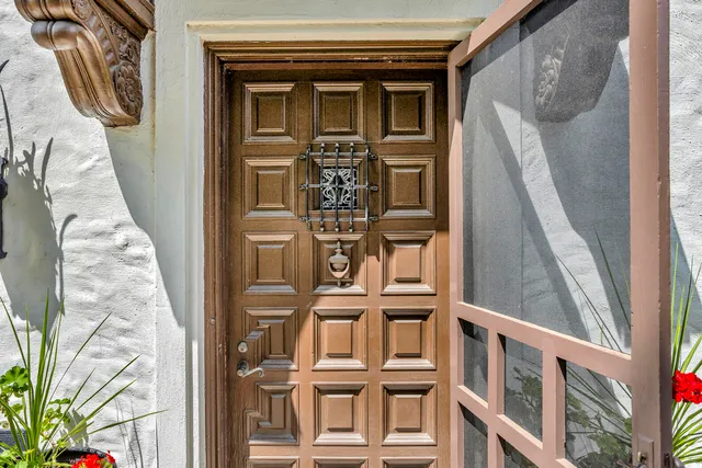 $370,000 | 1000 West Washington Avenue, Jackson, MI 49203