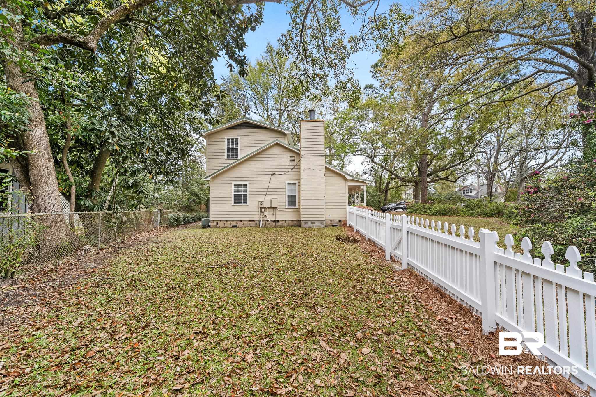 304 Liberty Street Fairhope, AL 36532 - Photo 25 of 25 Large Side Yard