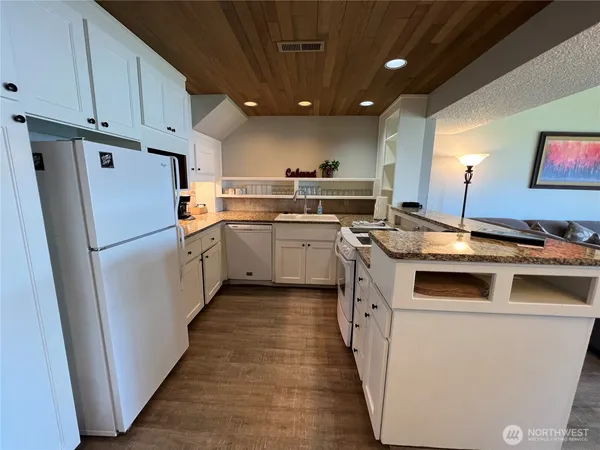 $3,000 | 100 Lake Chelan Shores Drive, Unit 158F, Chelan, WA 98816