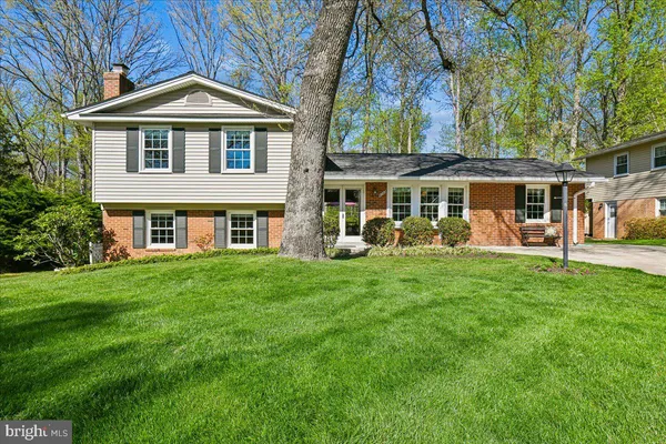 $1,265,000 | 8722 Higdon Drive, Vienna, VA 22182