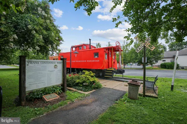 $1,265,000 | 8722 Higdon Drive, Vienna, VA 22182