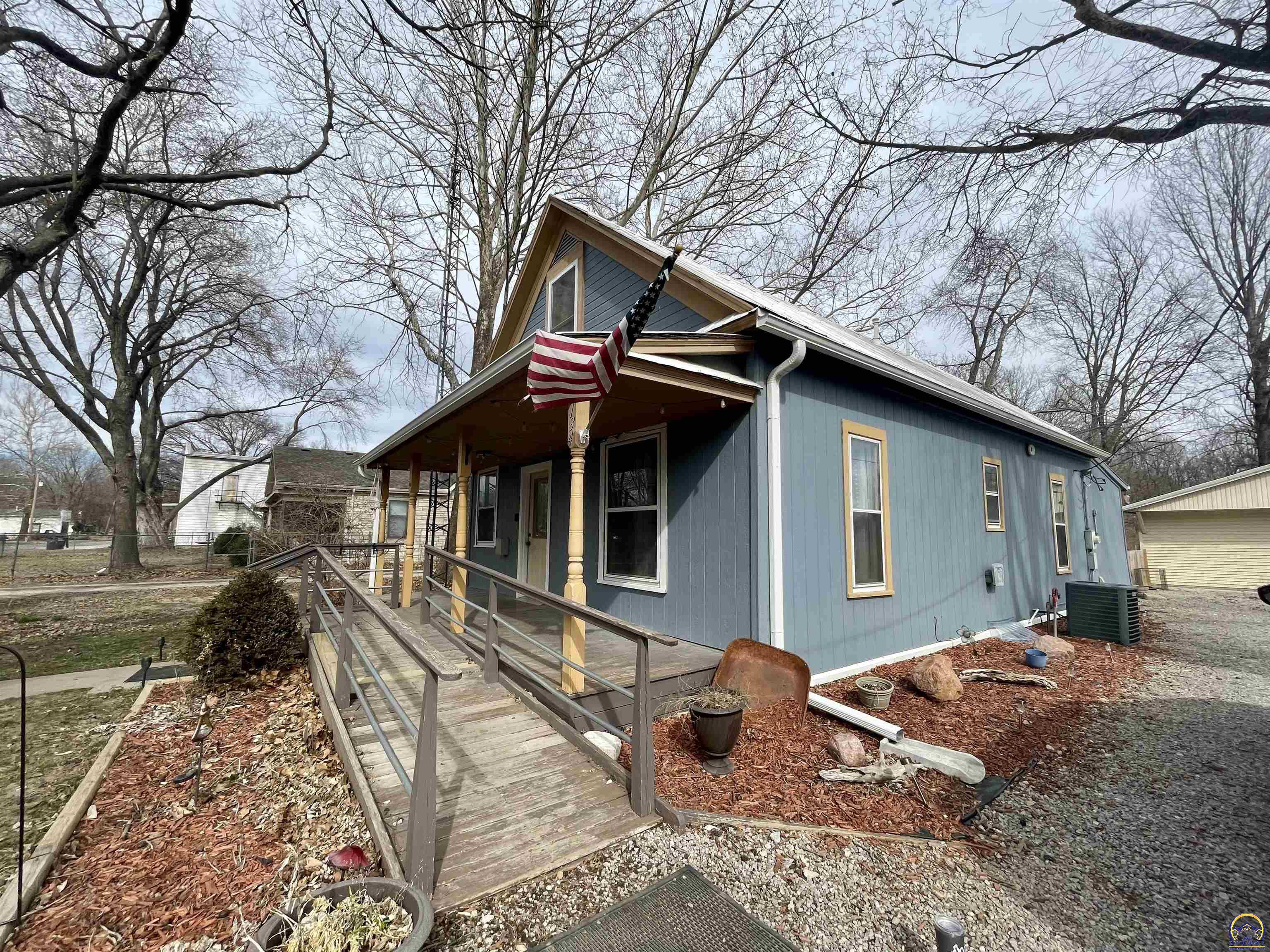 10134 Southwest Jordan Road Wakarusa, KS 66546 - Photo 27 of 36 South View of Home