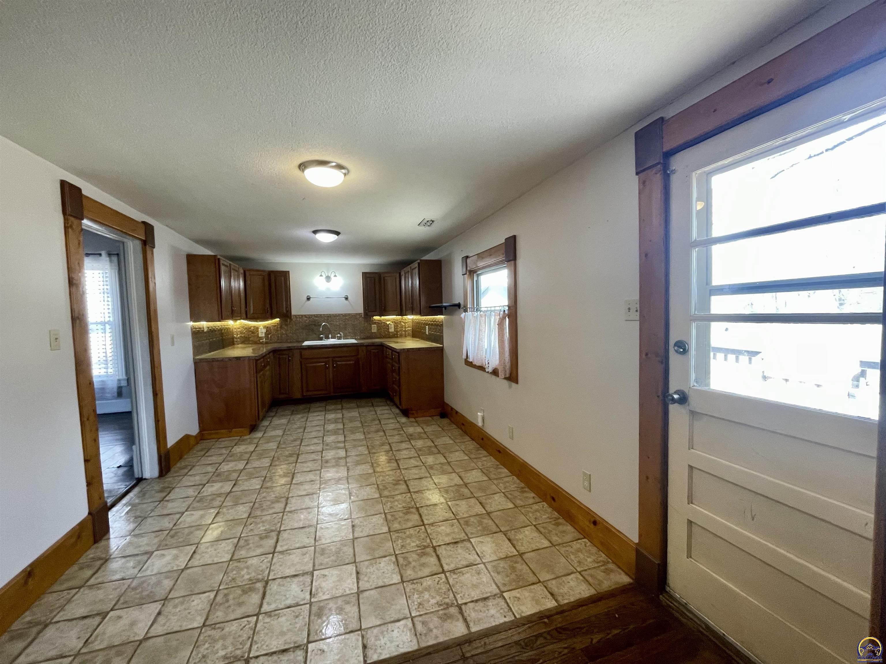 10134 Southwest Jordan Road Wakarusa, KS 66546 - Photo 9 of 36 Full kitchen view
