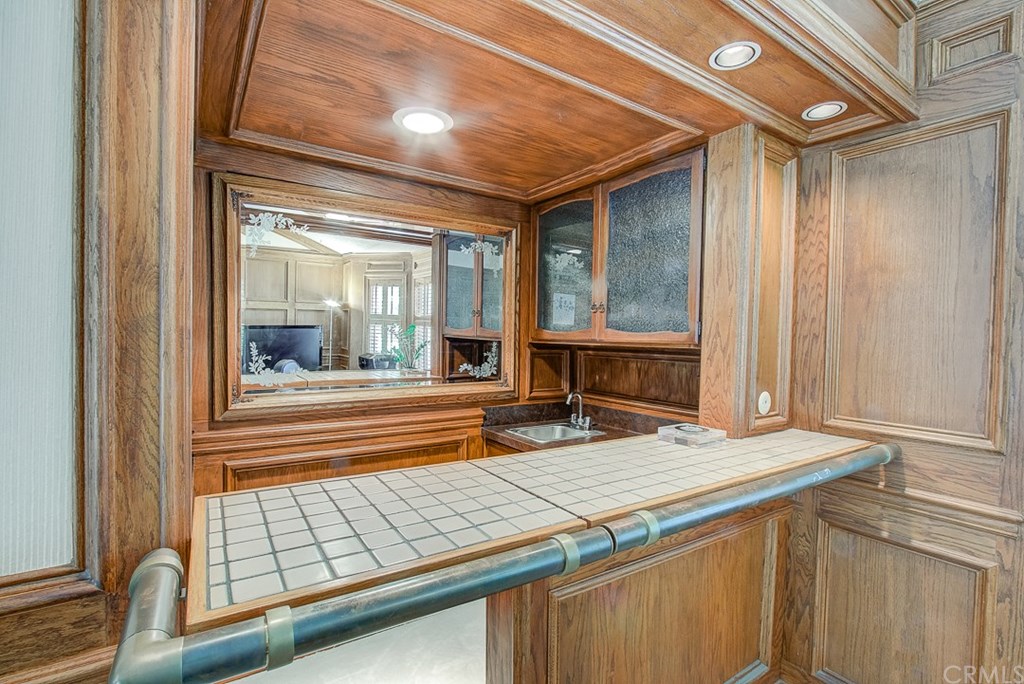 2133 Erin Way Glendale, CA 91206 - Photo 12 of 51