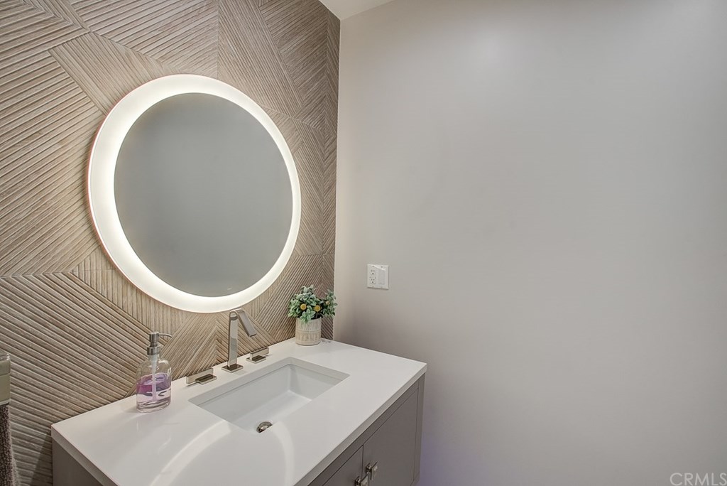 2133 Erin Way Glendale, CA 91206 - Photo 13 of 51