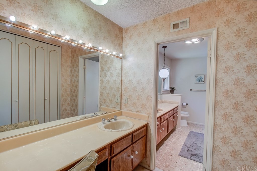 2133 Erin Way Glendale, CA 91206 - Photo 18 of 51