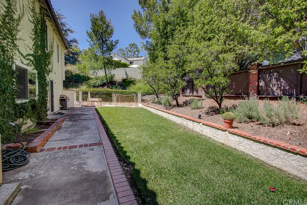 2133 Erin Way Glendale, CA 91206 - Photo 37 of 51