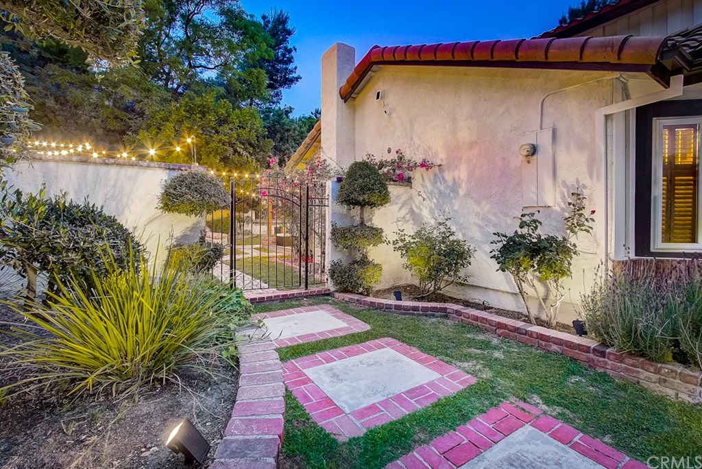 2133 Erin Way Glendale, CA 91206 - Photo 38 of 51