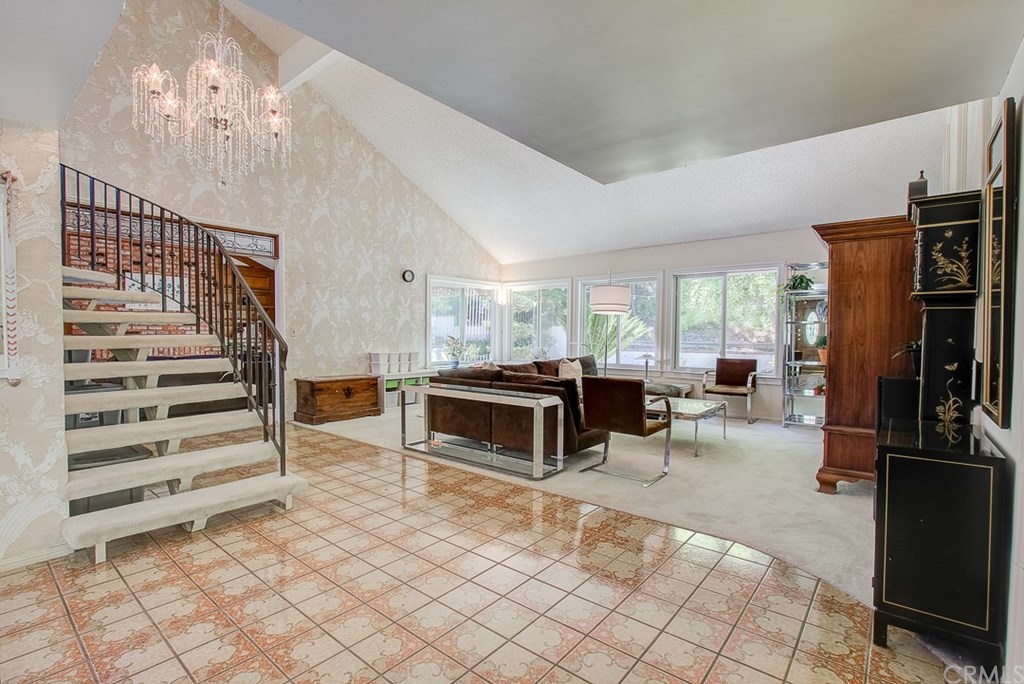 2133 Erin Way Glendale, CA 91206 - Photo 5 of 51