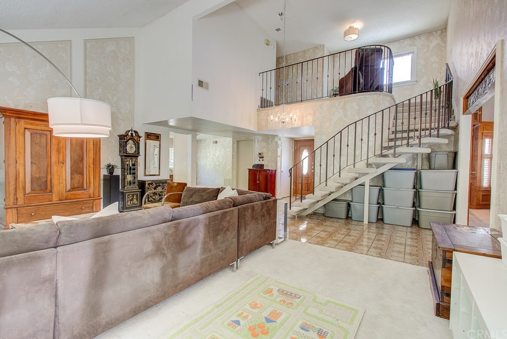 2133 Erin Way Glendale, CA 91206 - Photo 7 of 51