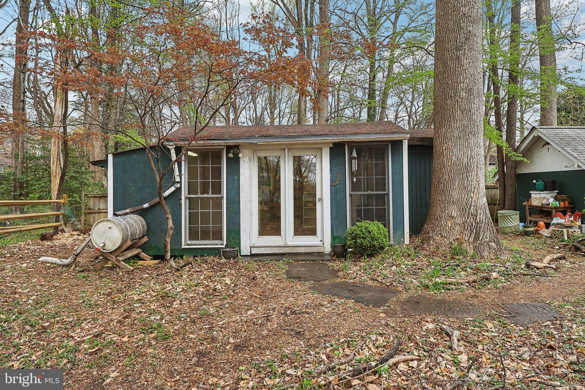 4212 Wakefield Drive Annandale, VA 22003 - Photo 52 of 67 a backyard of house with seating space