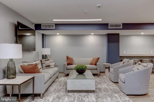 $1,900 | 1808 Old Meadow Road, Unit 1016, McLean, VA 22102