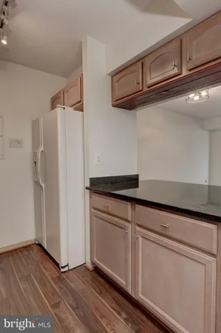 $1,900 | 1808 Old Meadow Road, Unit 1016, McLean, VA 22102