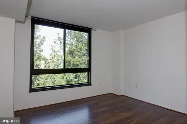 $1,900 | 1808 Old Meadow Road, Unit 1016, McLean, VA 22102