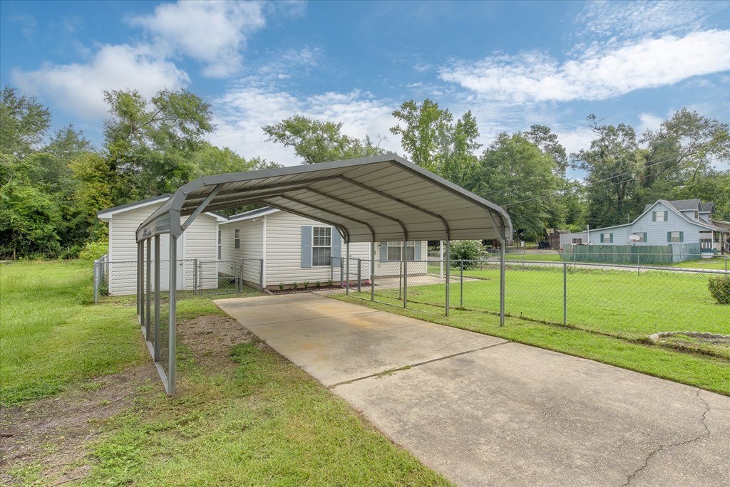 711 Dutch Street Dothan, AL 36301 - Photo 2 of 25