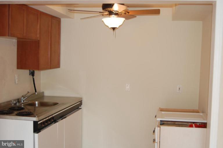 2019 Lakewinds Drive Reston, VA 20191 - Photo 11 of 14 In-Law Suite