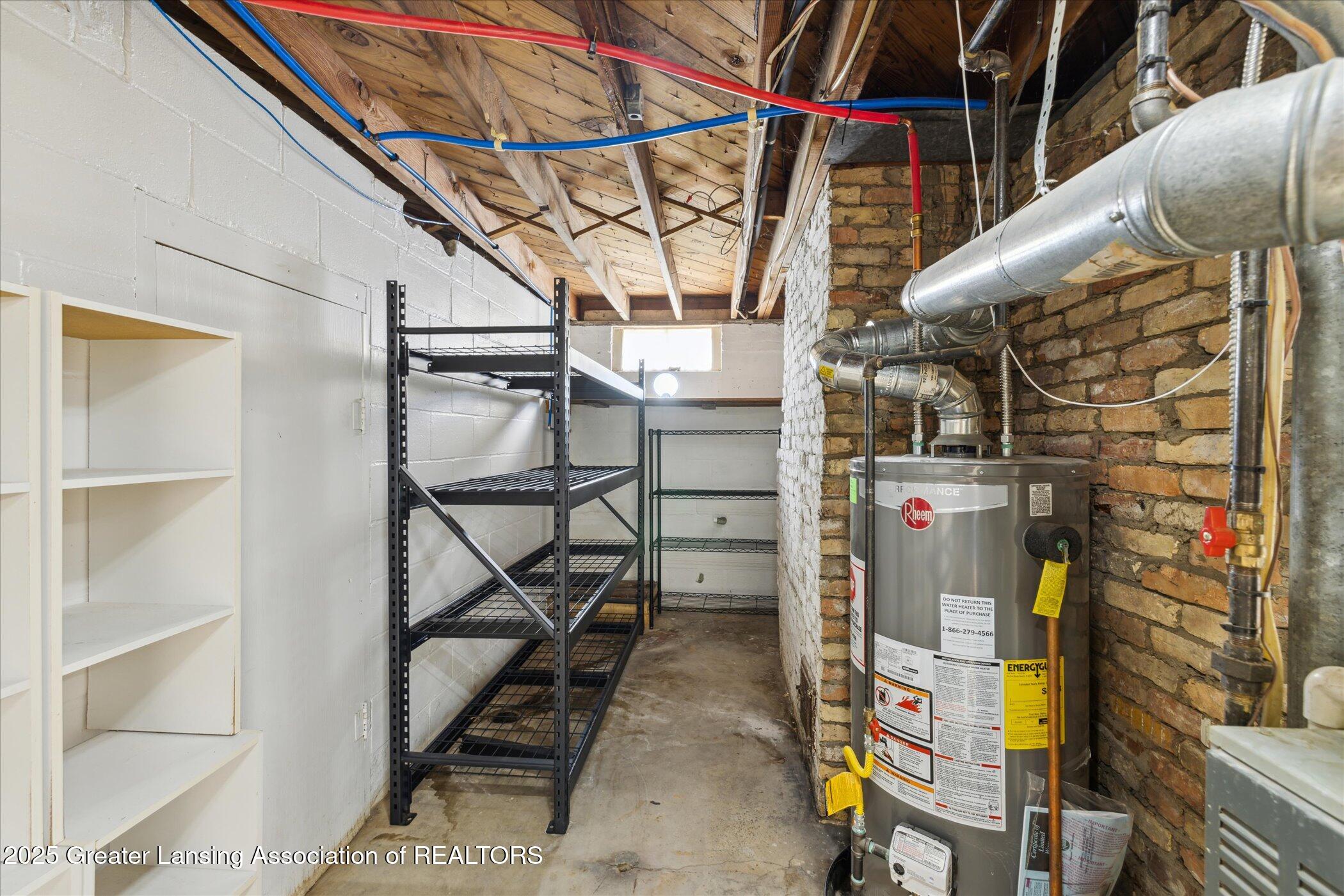 428 East Miller Road Lansing, MI 48911 - Photo 31 of 41 31-428-E-Miller-Rd-Lansing-MI-48911-Wind