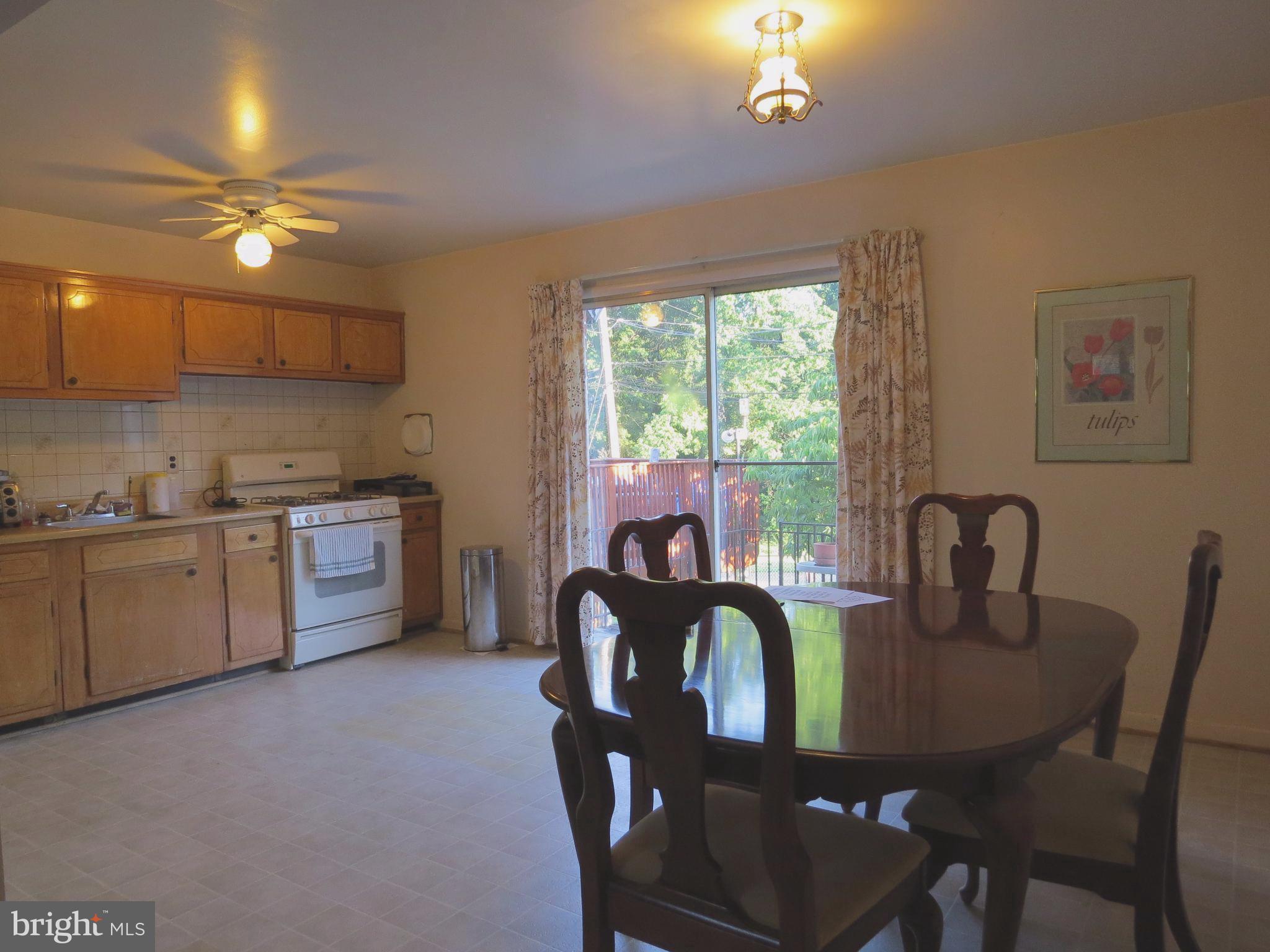 4839 Melbourne Road Baltimore, MD 21229 - Photo 8 of 11 Interior (General)