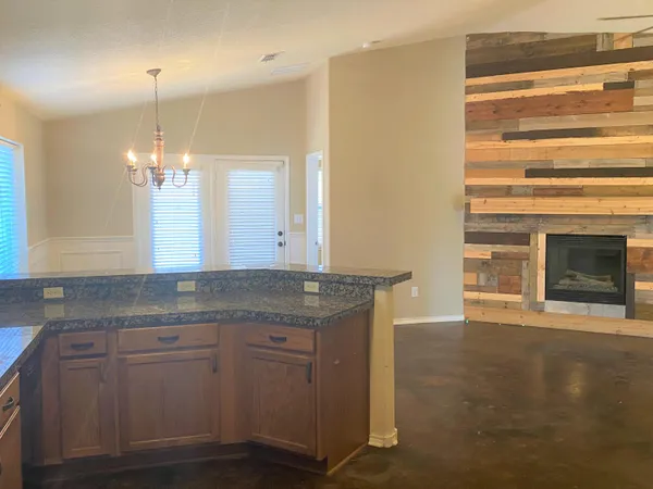 $1,450 | 8704 10th Street, Lubbock, TX 79416