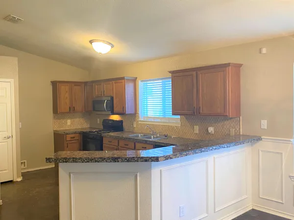 $1,450 | 8704 10th Street, Lubbock, TX 79416