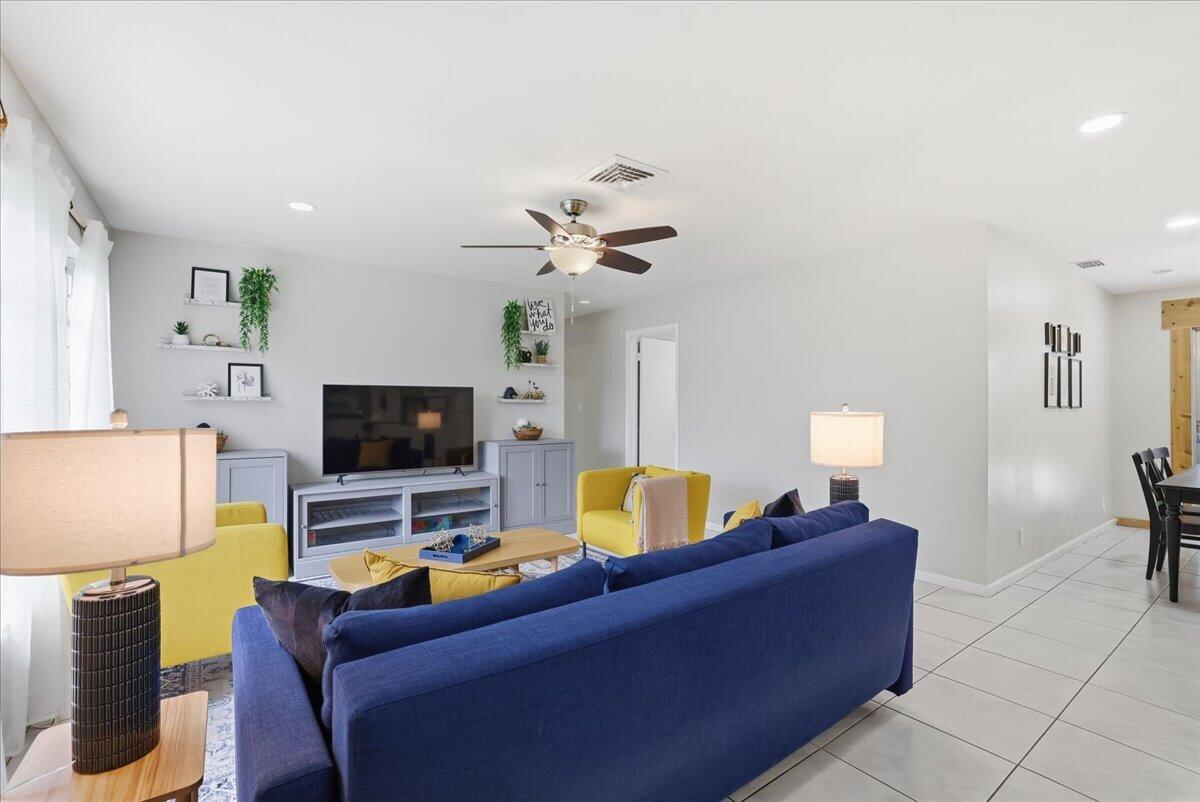 583 Northwest 12th Terrace Boca Raton, FL 33486 - Photo 10 of 31 01-8I8A4994