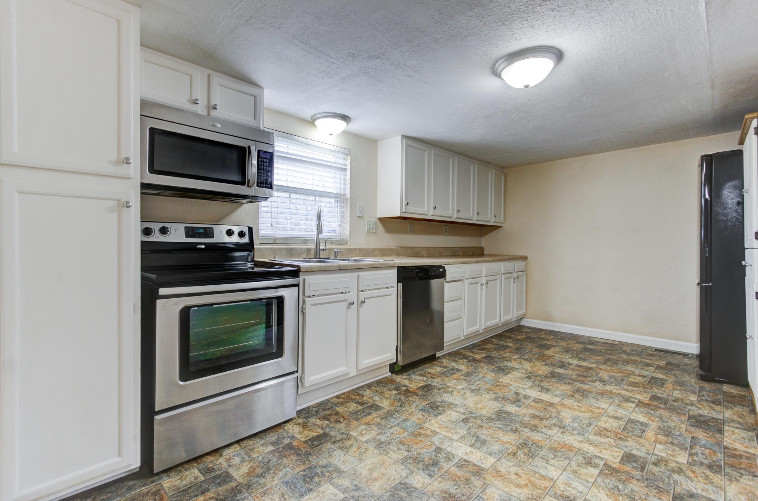 2302 Croydon Road Northwest Knoxville, TN 37921 - Photo 7 of 11 Croydon kitchen appliances and cabinets