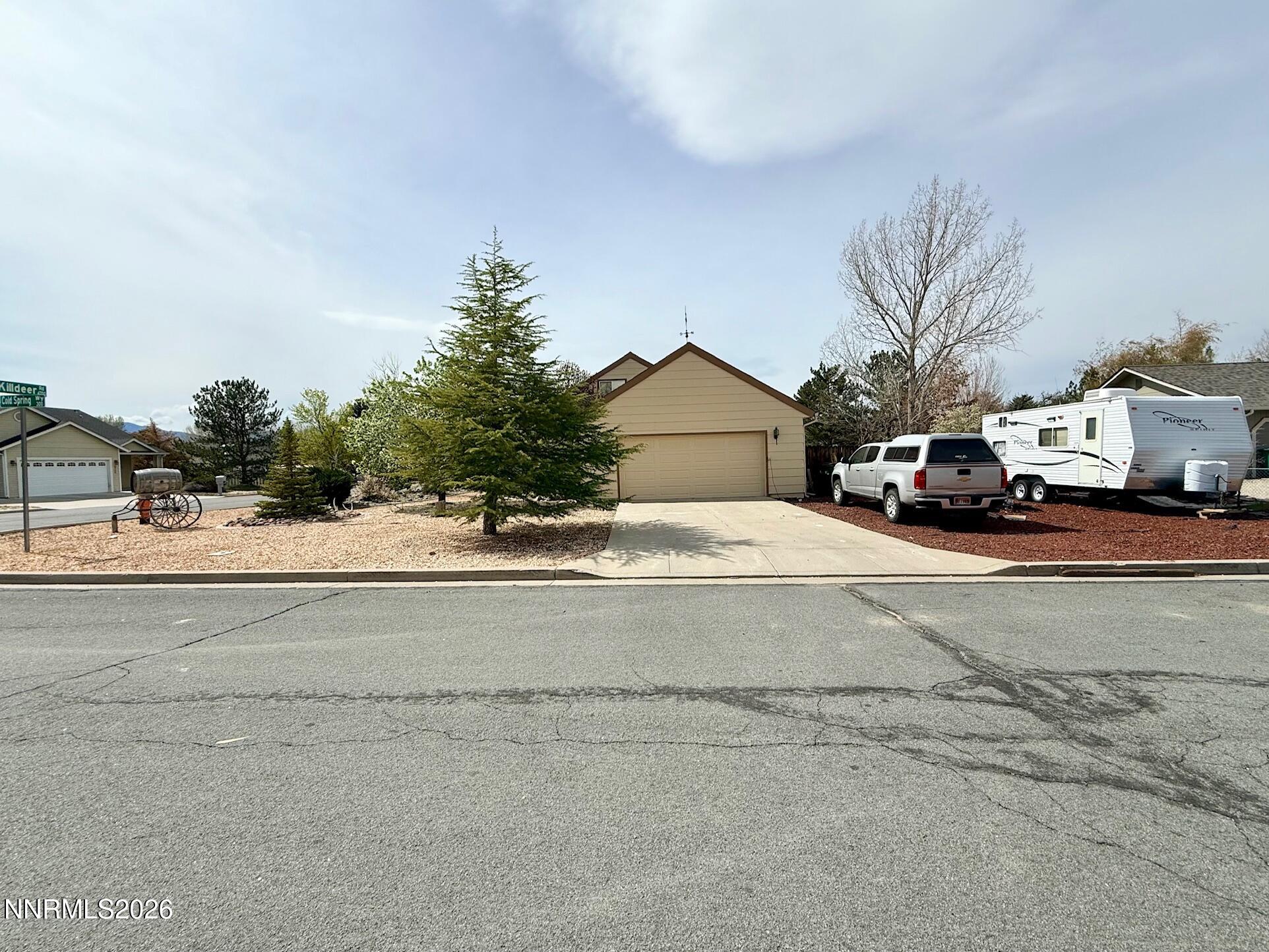 4734 Killdeer Road Carson City, NV 89701 - Photo 4 of 40
