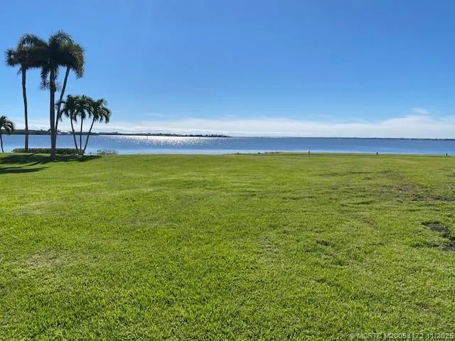 $2,500 | 3432 Northeast Causeway Boulevard, Unit 102, Jensen Beach, FL 34957