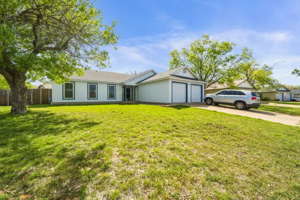 $1,600 | 513 Texas Avenue, Round Rock, TX 78664
