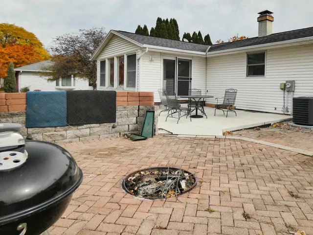 $399,900 | 1410 South 7th Street, De Pere, WI 54115