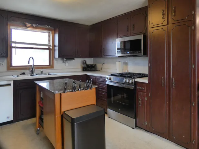 $399,900 | 1410 South 7th Street, De Pere, WI 54115